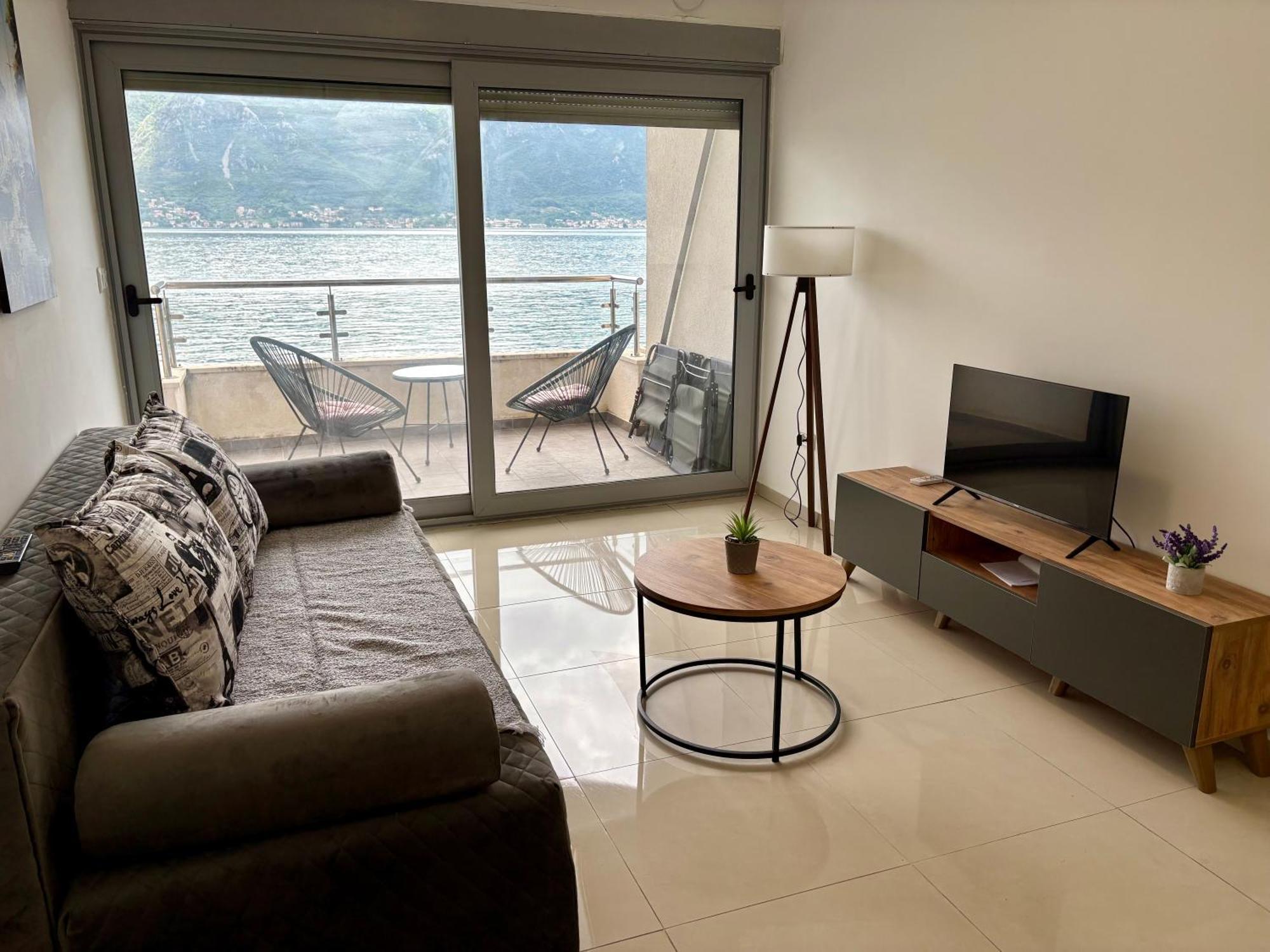 Waterfront Apartments Kotor Eksteriør billede